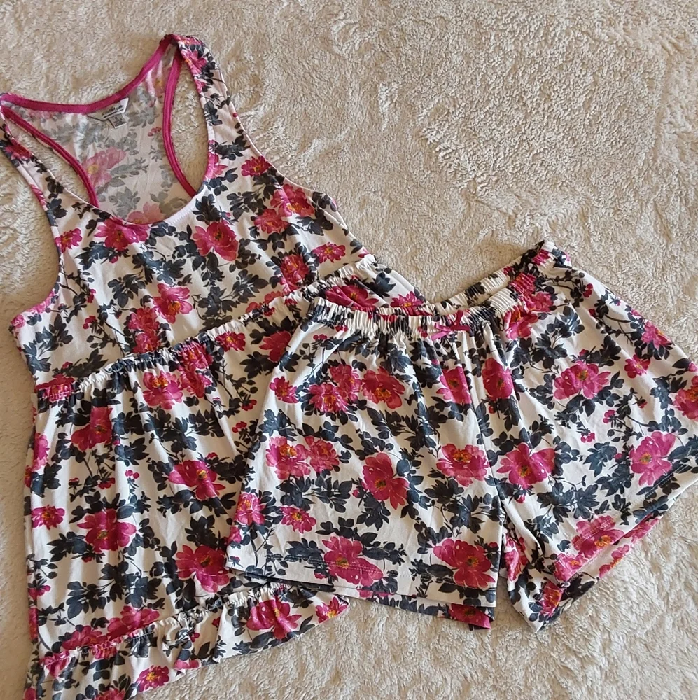 🌺 Like New Kathryn Floral Print Sleepwear Set - Picture 5 of 11